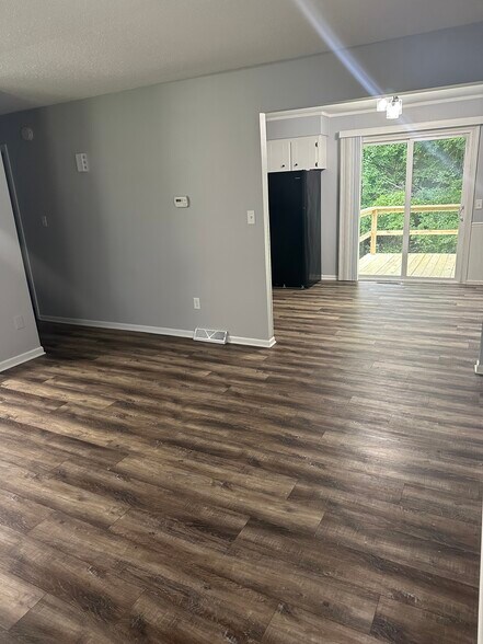 Building Photo - 2555 Ridgemoor Dr SE
