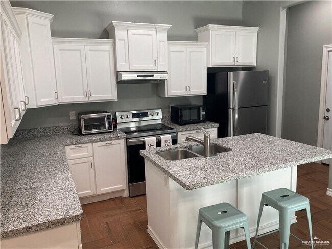 Building Photo - 33 State Hwy 336