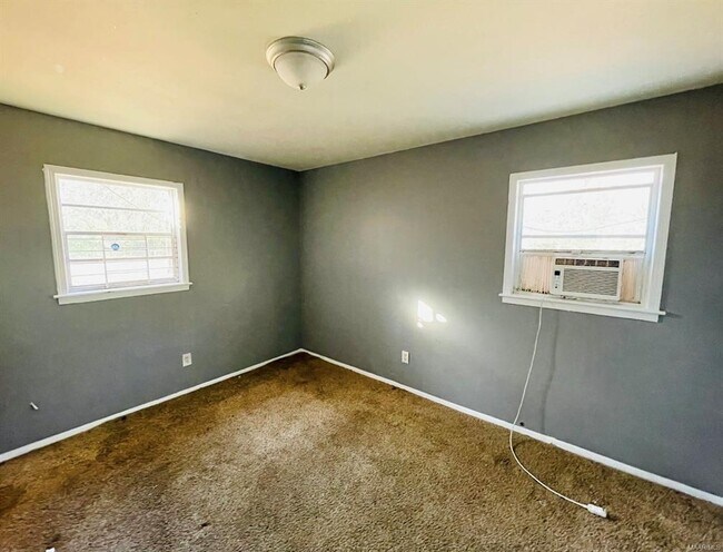 Building Photo - 1653 N Yarbrough Ct