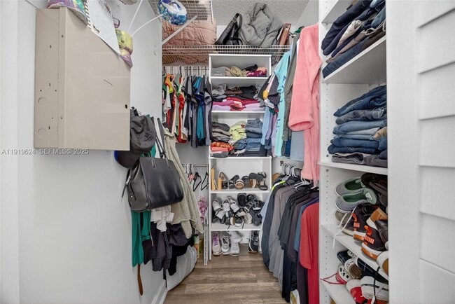 Building Photo - 10101 SW 162nd Ct