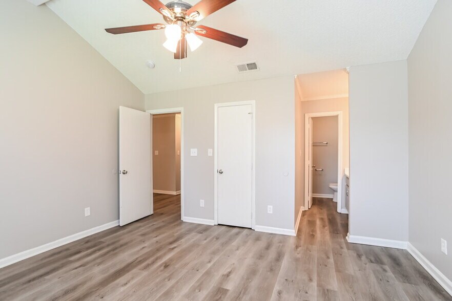 Building Photo - 4040 Coopersdale Rd