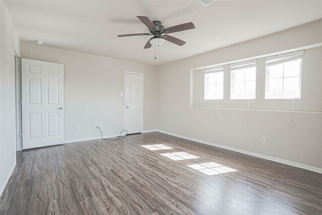 Building Photo - 3050 Thicket Path Way