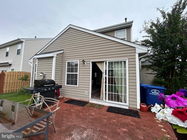 Building Photo - 21 Fieldcrest Dr