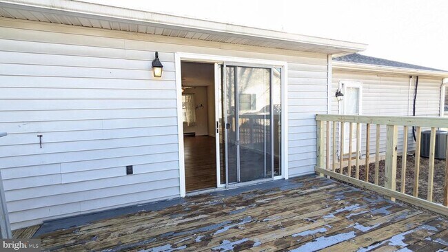 Building Photo - 150 Nightingale Ave