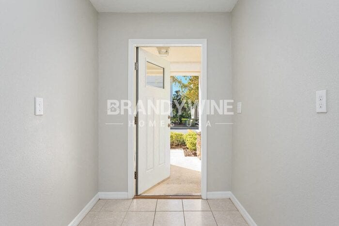 Building Photo - 5682 Marbella Dr