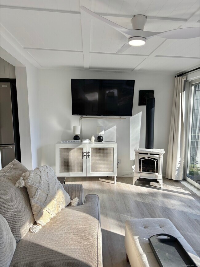 Building Photo - 11 Mohawk Trail