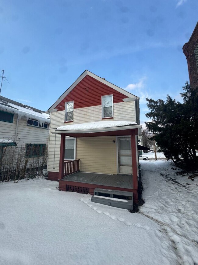 Building Photo - Well-Maintained 3-Bedroom Single-Family Home – $1,450 Rent | Cleveland