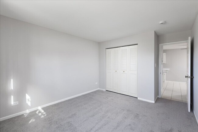 Building Photo - 5740 East Ave