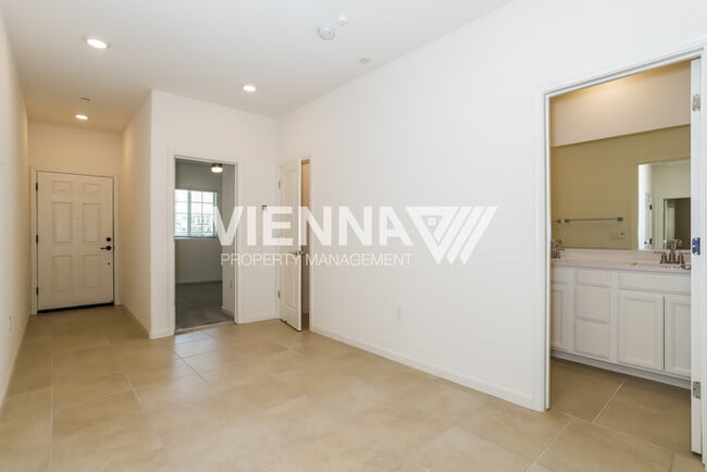 Building Photo - Gorgeous Home in Rancho with a POOL!
