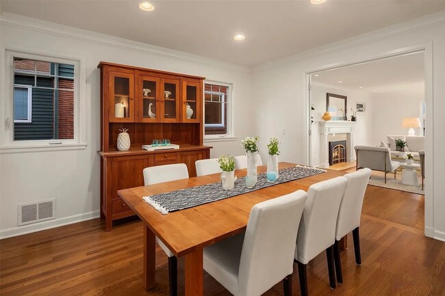Building Photo - Laurelhurst View Home