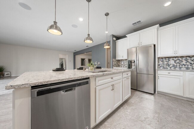 Building Photo - Immaculate Executive Home in Isles of Lake Nona