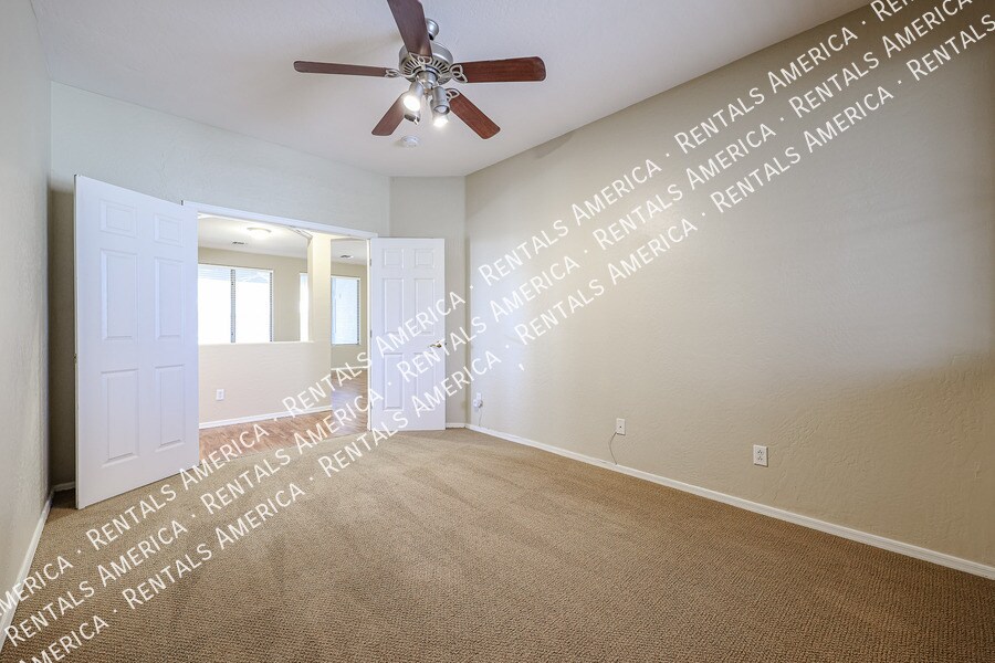 Building Photo - 6974 S Scott Dr