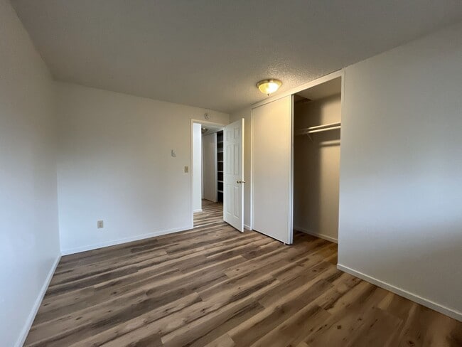 Building Photo - Spacious 3-Bedroom Home in Prime highly sought-after West Linn community