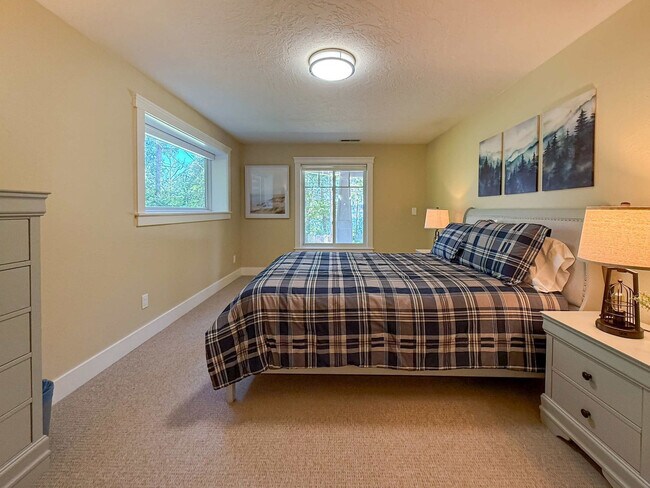 Building Photo - 3080 W Sequim Bay Rd