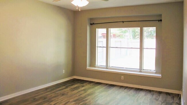 Building Photo - 20910 Kings Clover Ct