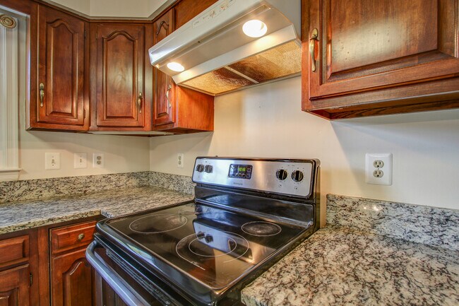 Building Photo - 7403 Crestberry Ln