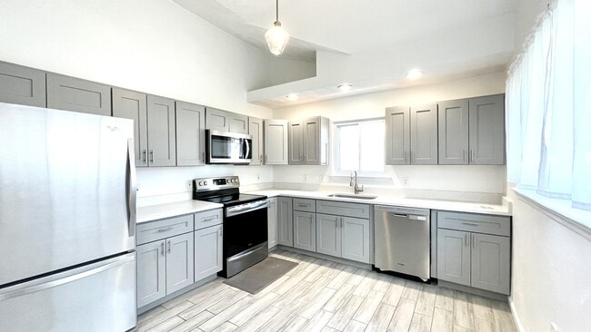 Building Photo - 329 Jacqueline Ave