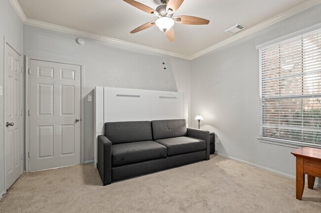 Building Photo - 14402 Hazeldale Dr