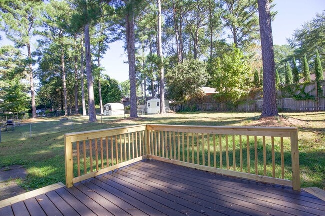 Building Photo - 330 Conifer Dr