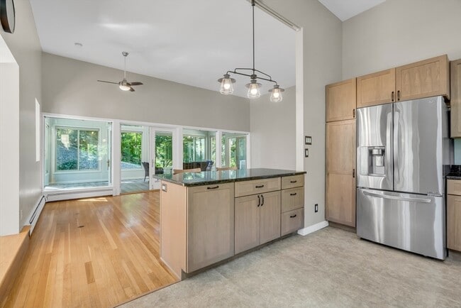 Building Photo - 606 Springs Rd