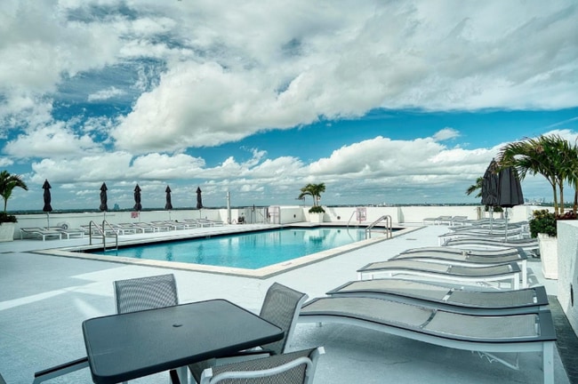 Building Photo - 1830 Radius Dr