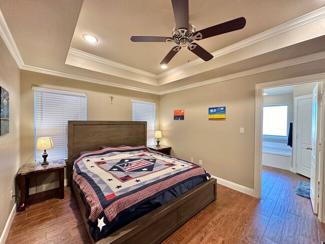 Building Photo - Stunning 3 Bed 2 Bath in Flint!