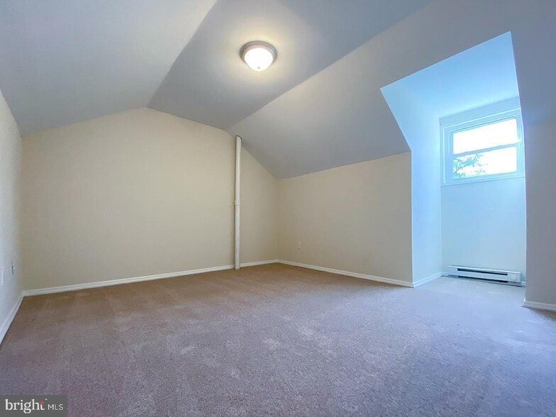 Building Photo - 366 Bala Ter E