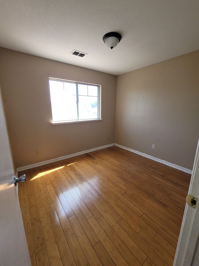 Building Photo - 1703 Diablo Creek Dr
