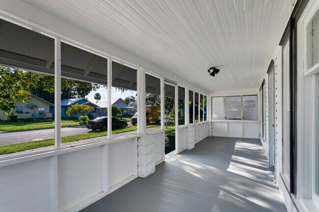 Building Photo - 812 Pennsylvania Ave