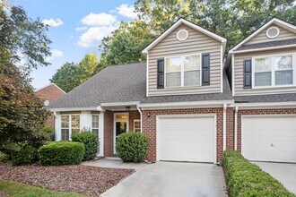 Building Photo - 3301 Philmont Dr