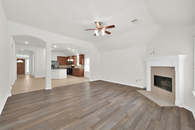 Building Photo - 10 Barker Ridge Ct