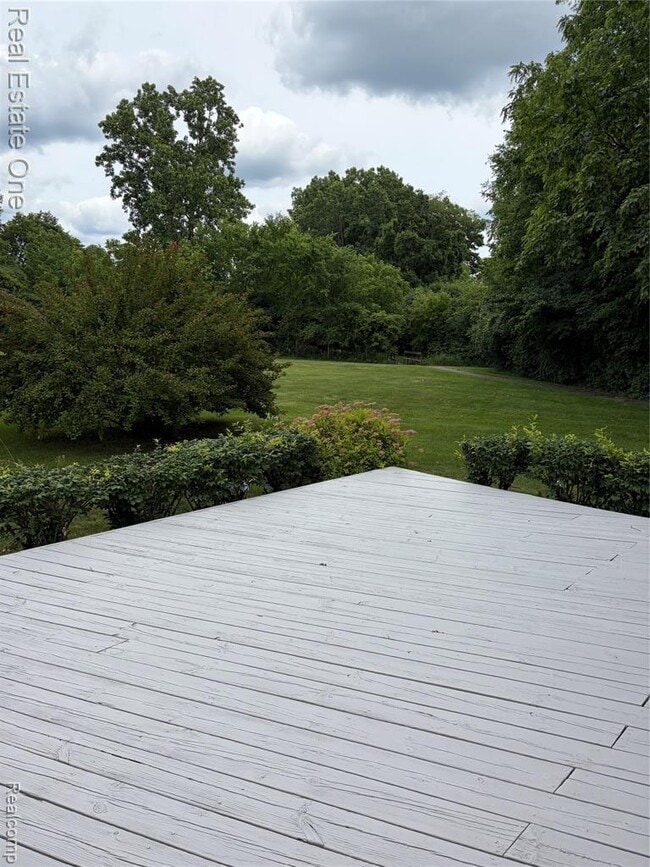 Building Photo - 30882 Oak Valley Dr