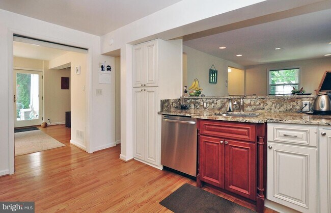 Building Photo - 4306 Kentbury Dr