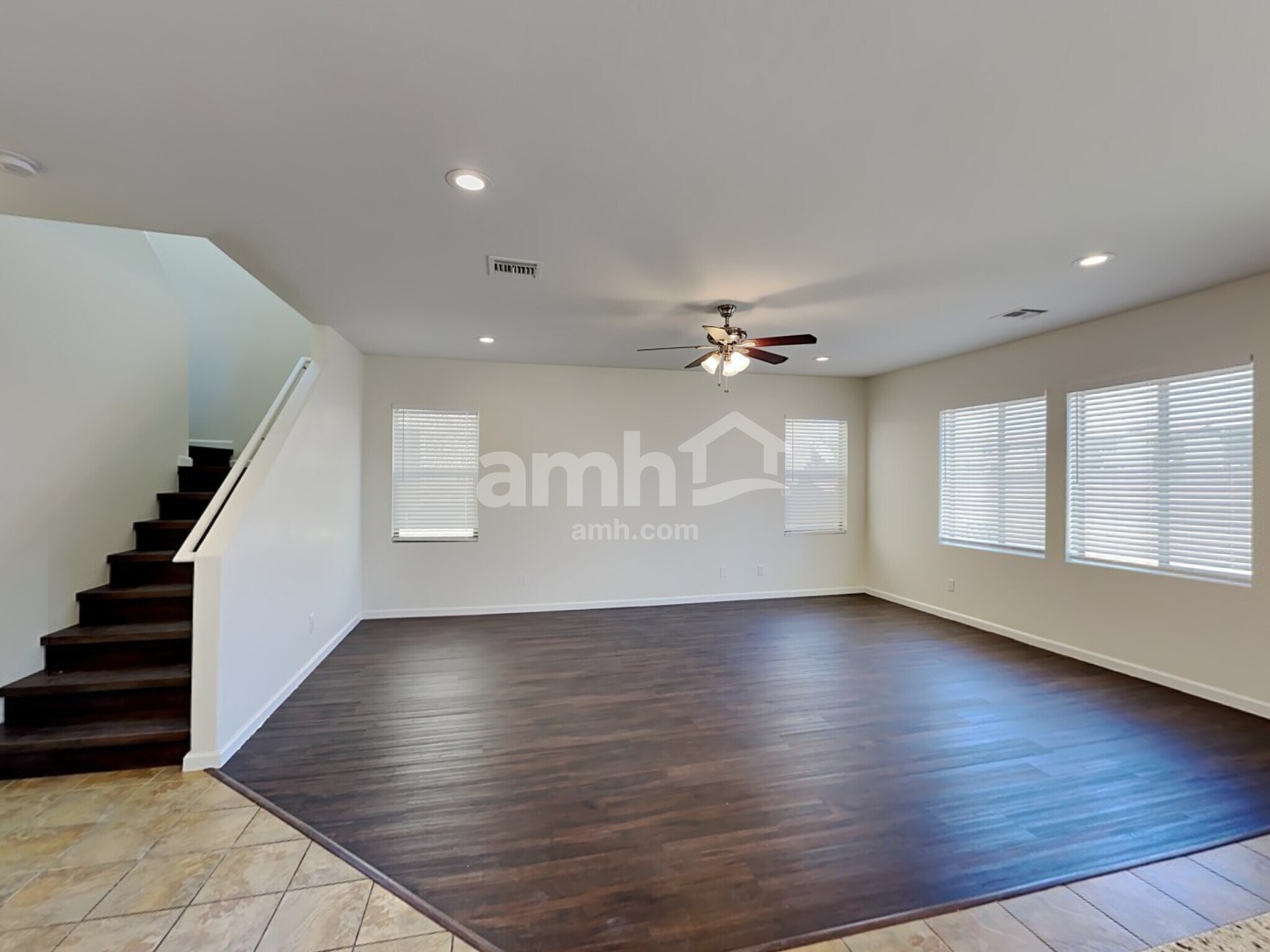 Building Photo - 784 N Highlands Grove Ln