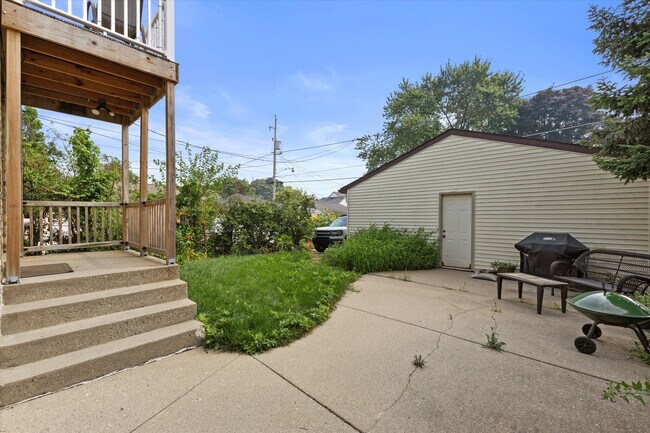 Building Photo - 4020 S 2nd St