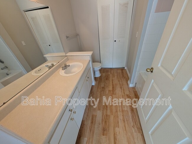 Building Photo - 10562 Windsor Lake Ct