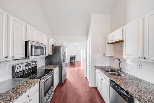 Building Photo - Your Haven Awaits in Havenbrook – Modern 4...