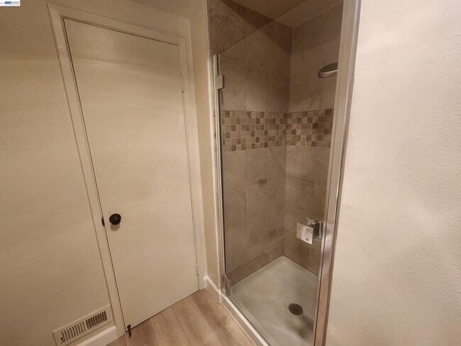 Building Photo - 1829 Rosetree Ct