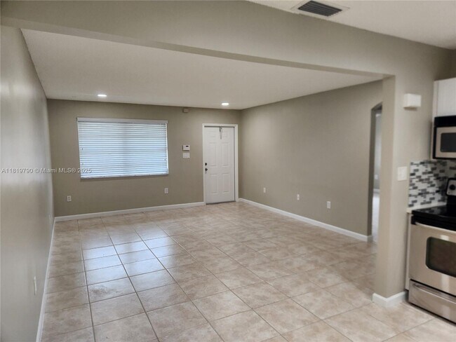 Building Photo - 1806 SW 97th Ave