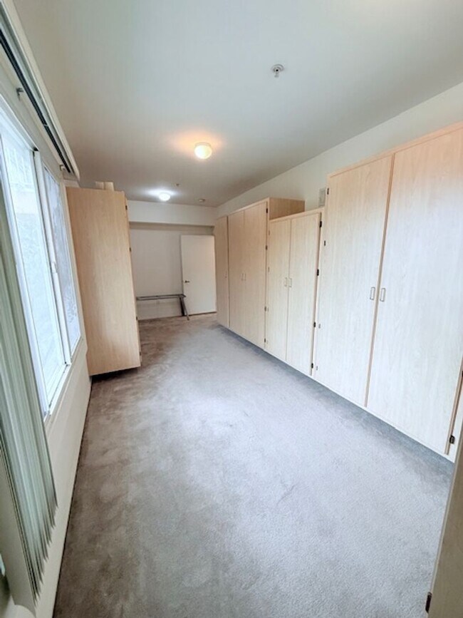 Building Photo - Remodeled 3BD Corner Townhome + Dual Primary Suites + Views | Bella Montana