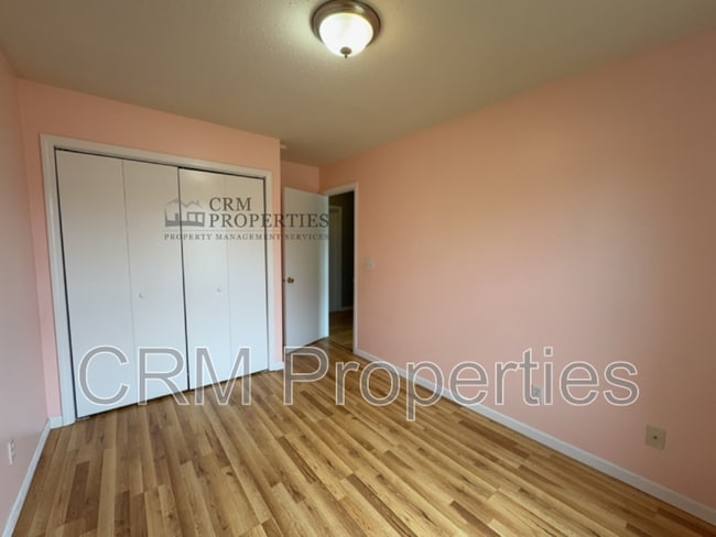 Building Photo - 1058 Springwater Rd