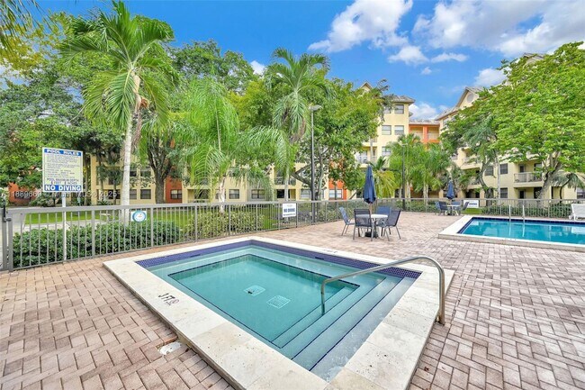 Building Photo - 8120 Geneva Ct