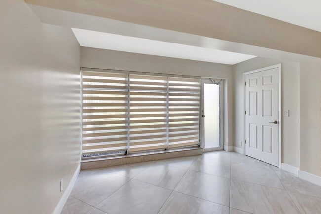 Building Photo - 1131 Violet Terrace