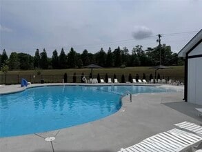 Building Photo - 16142 Commodore Dr