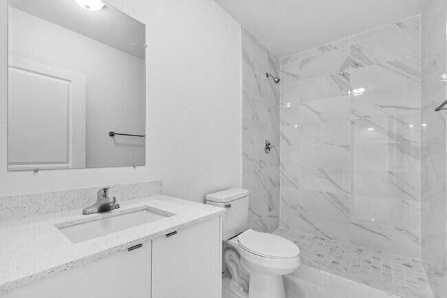 Building Photo - Goulds 4 Bed Triplex