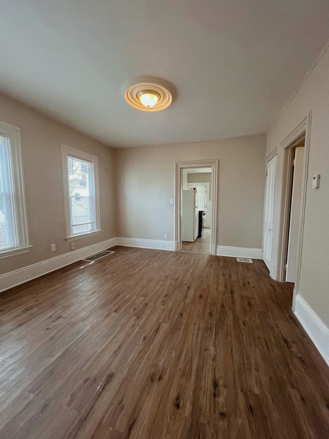 Building Photo - 836 E 156th St