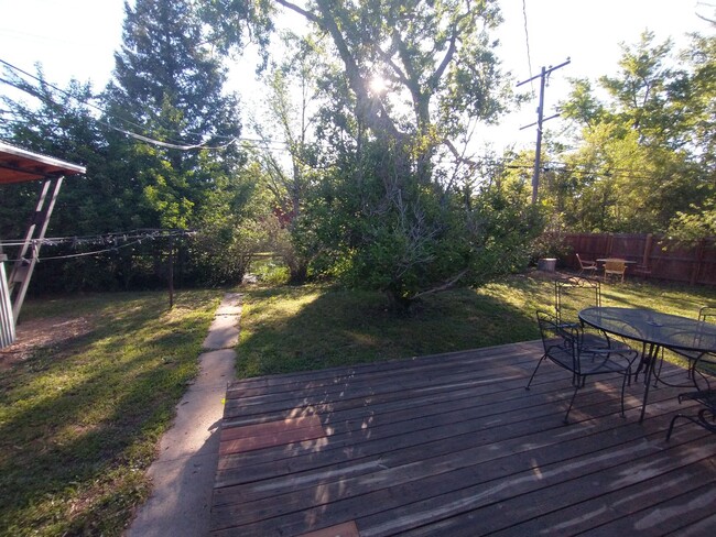 Building Photo - Updated, 3B/1B Martin Acres Ranch Availabl...