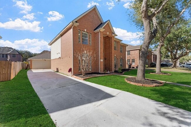 Building Photo - 11910 McKinney Falls Ln