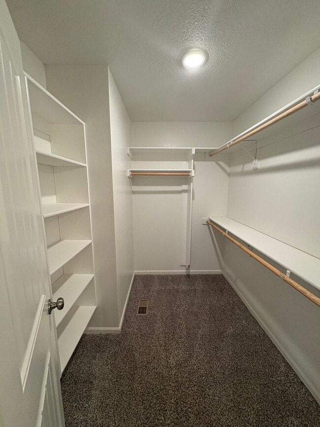 Building Photo - 705 Poplar Cir
