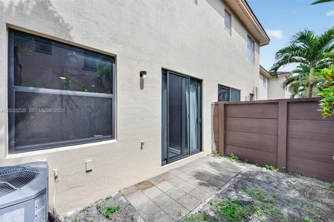 Building Photo - 15841 NW 91st Ct
